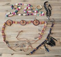 Diverse Schmuckkollektion im Ethno-Stil, 5-teilig