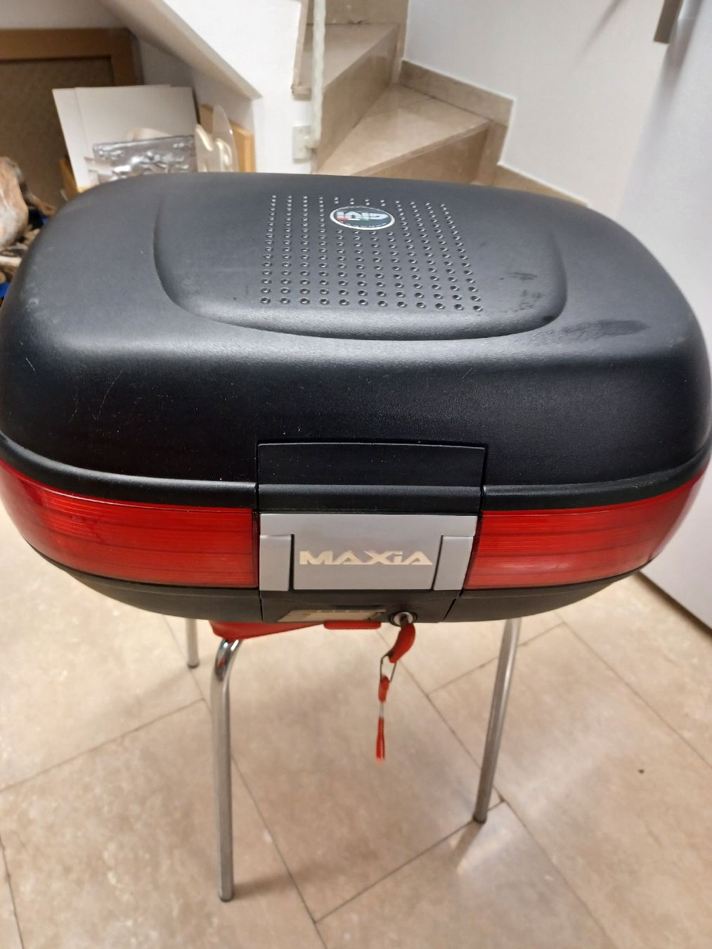 Givi Topcase: Givi Maxia -  Motorradkoffer – Gebraucht aus Wohlen AG von ser_s7f6