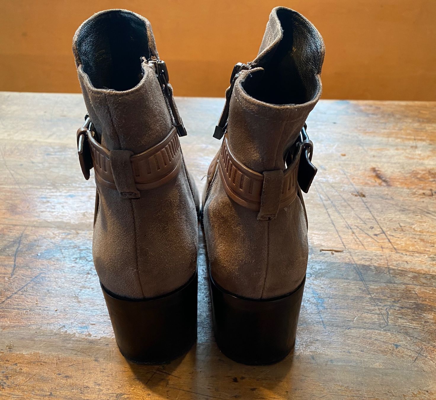 Damenschuhe: Wildleder Stiefeletten Gr. 38 – Gebraucht aus Luzern von i-love-guacamole 2