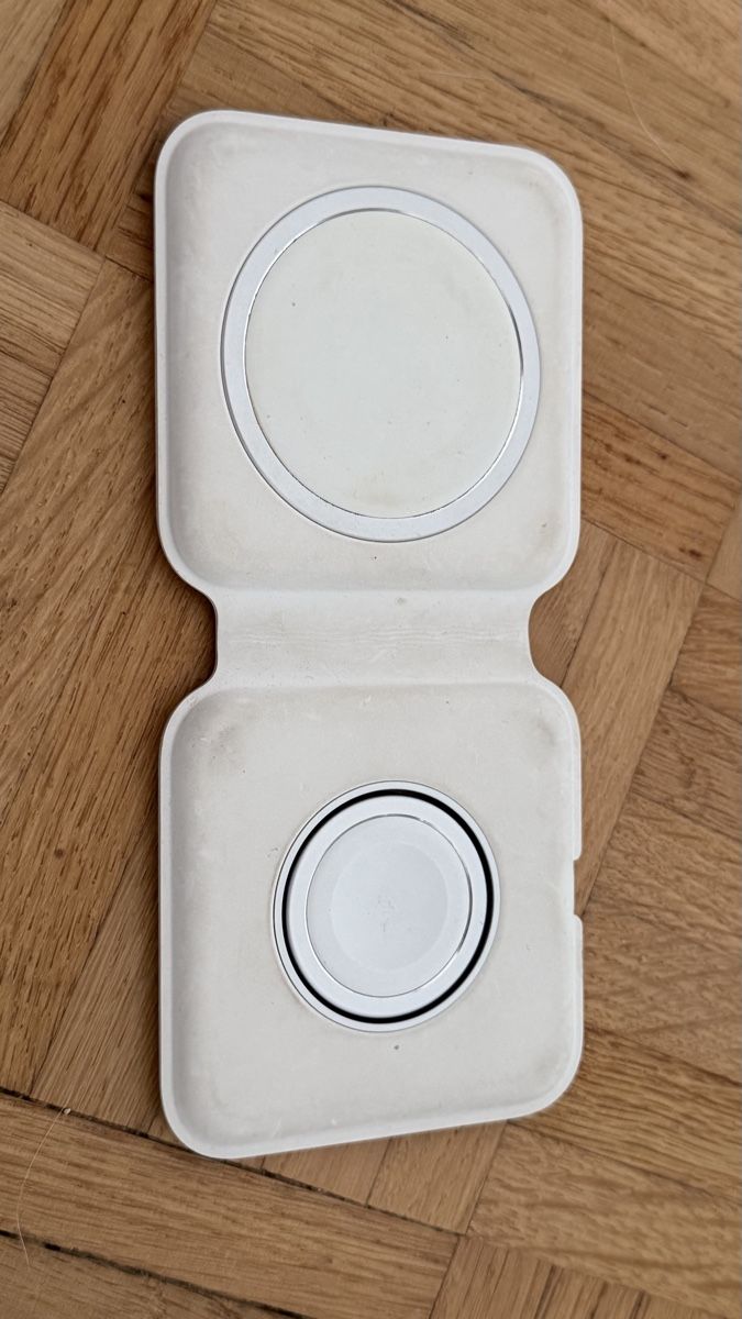 Apple Ladegeräte: Chargeur Apple MagSafe Duo – Gebraucht aus meyrin von aar_g8xm 3