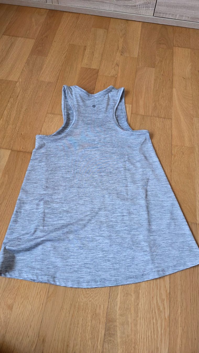 T-shirt: Sportshirt GR.M – Usato da Dübendorf venduto da Jolenia 1