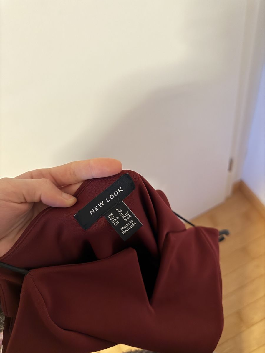 New Look Tute: Weinroter Jumpsuit – Usato da Villigen venduto da Liviaange 3