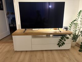 TV-Möbel aus Holz