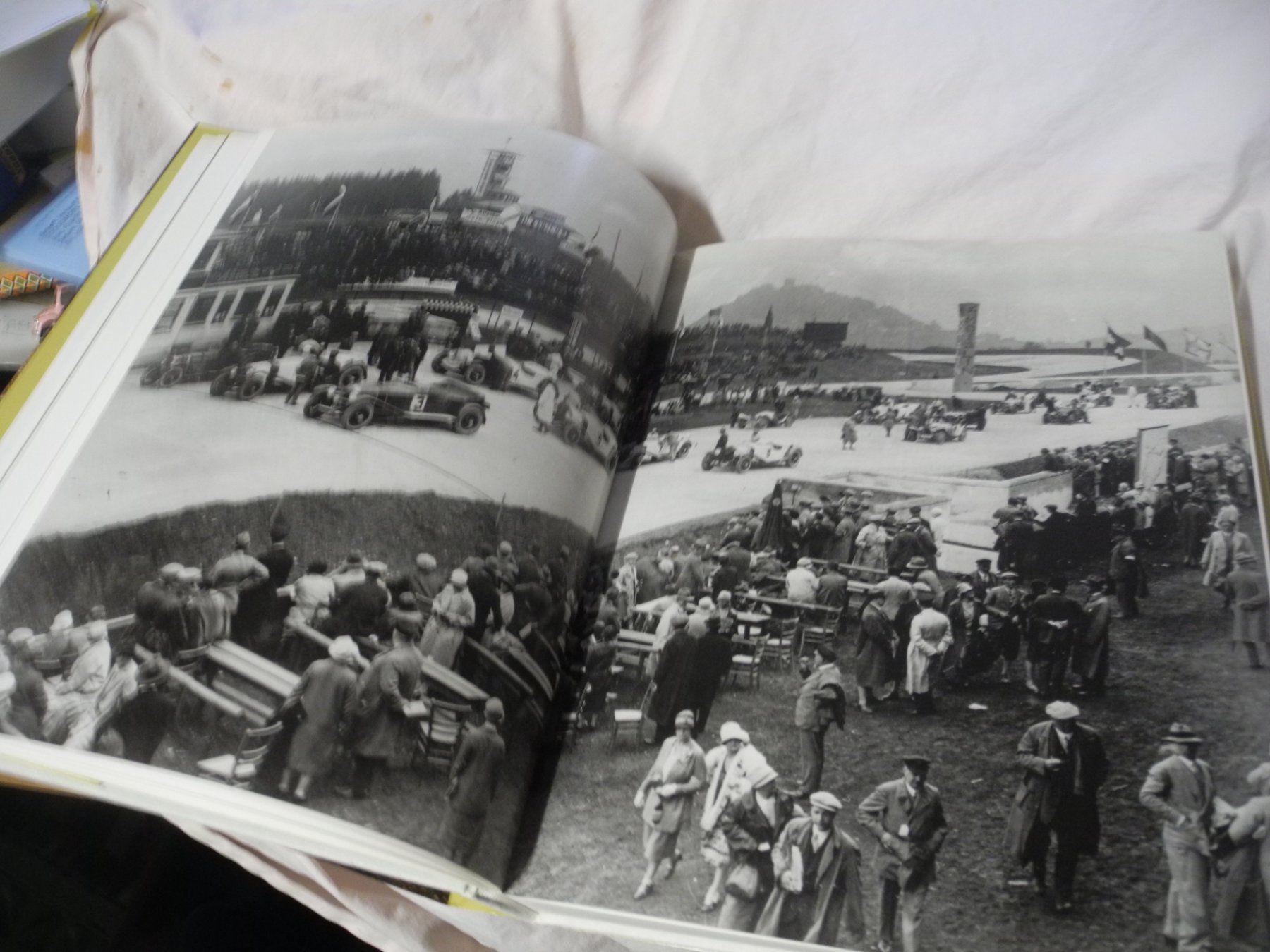 Libri: BUCH   DAS GROSSE BUCH DER OLDTIMER  IM UMKARTON  SEHR GUT – Usato da Gurtnellen venduto da Murmeli99 4