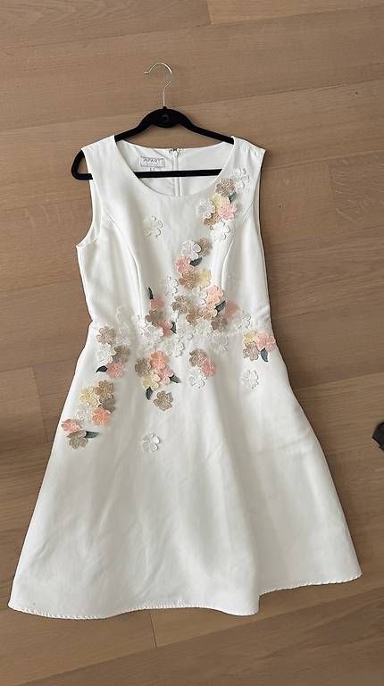 Kleider: Wunderschönes APART Kleid Gr. 36/S – Gebraucht aus Steinhausen von inmumi