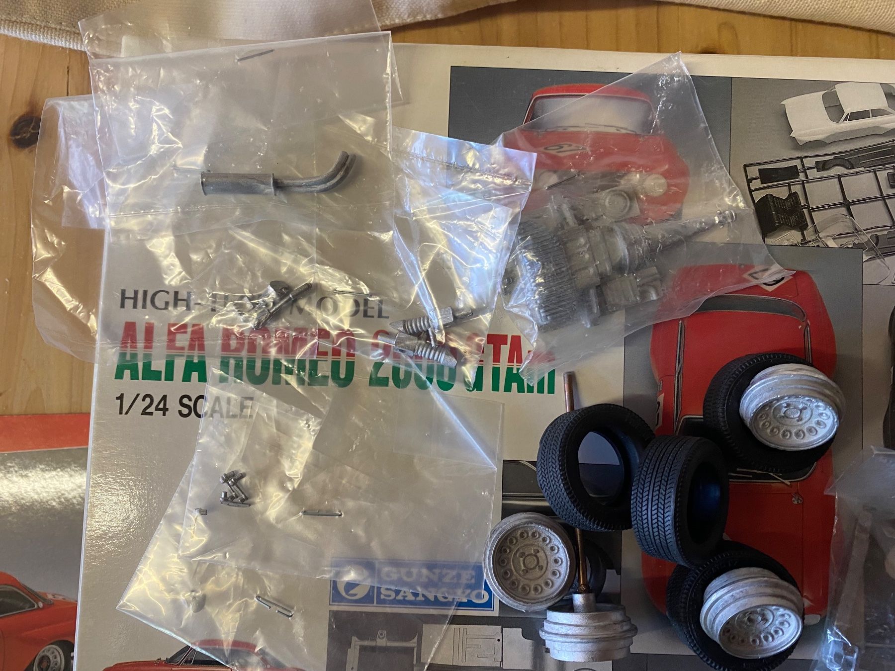 Kit di modellismo & Modellini statici: Alfa Romeo 2000 GTAm 1:24 / High-Tech Model – Nuovo (secondo la descrizione) da Zürich venduto da Matteo6 4