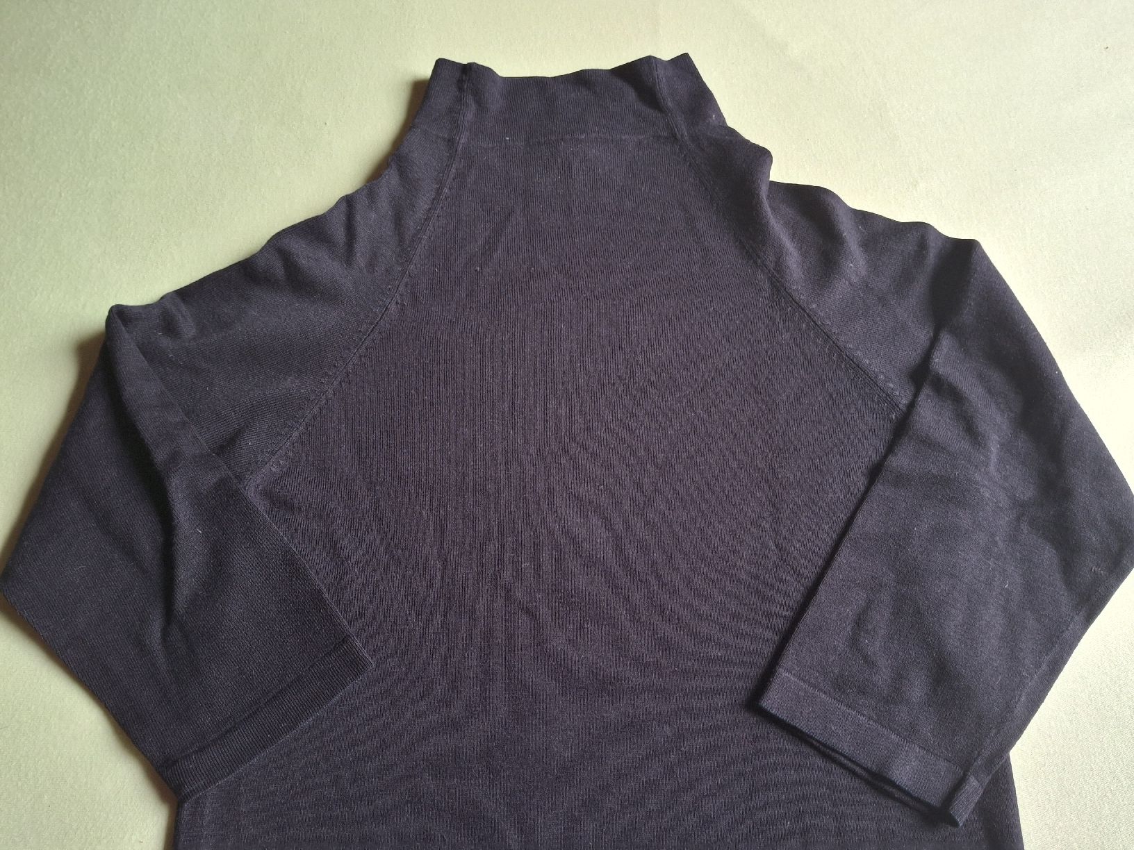 Maglioni & Felpe: Pull noir près du corps - petit col taille M marque Impuls – Usato da Villiers venduto da san_jn5w 1