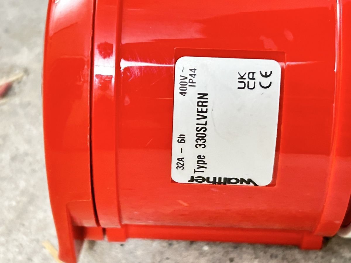 Stecker: Kupplung 32A 6h – Gebraucht aus Visp von Dom87dom 1