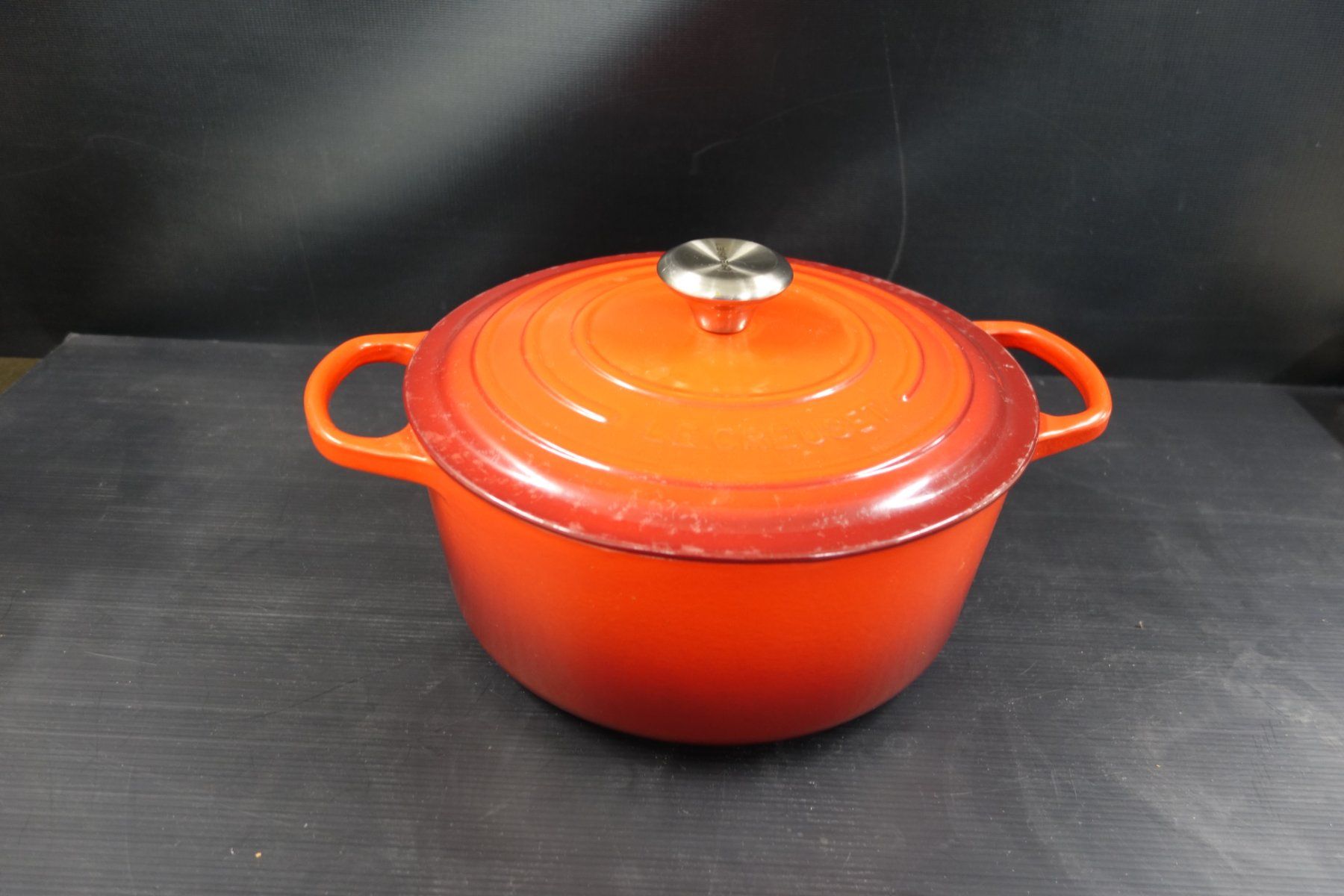 Le Creuset Töpfe: Bräter Le Creuset Nr. 26 rot mit Deckel – Gebraucht aus Basel von bk_brockibasel