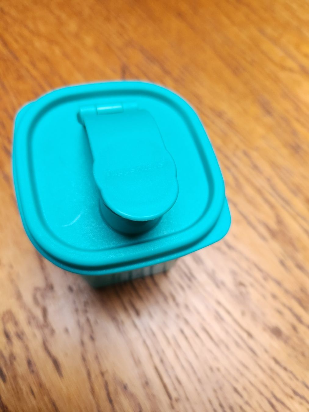 Tupperware Contenitori & Simili: Tupperware  kleiner Slim Krug mit Massen – Usato da Gstaad venduto da Meiel2020 2