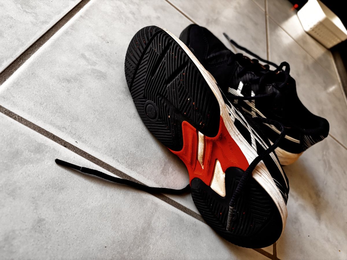 Asics Scarpe per ragazzi: Asics Tennis Schuhe Kinder – Usato da therwil venduto da ayumi991 1