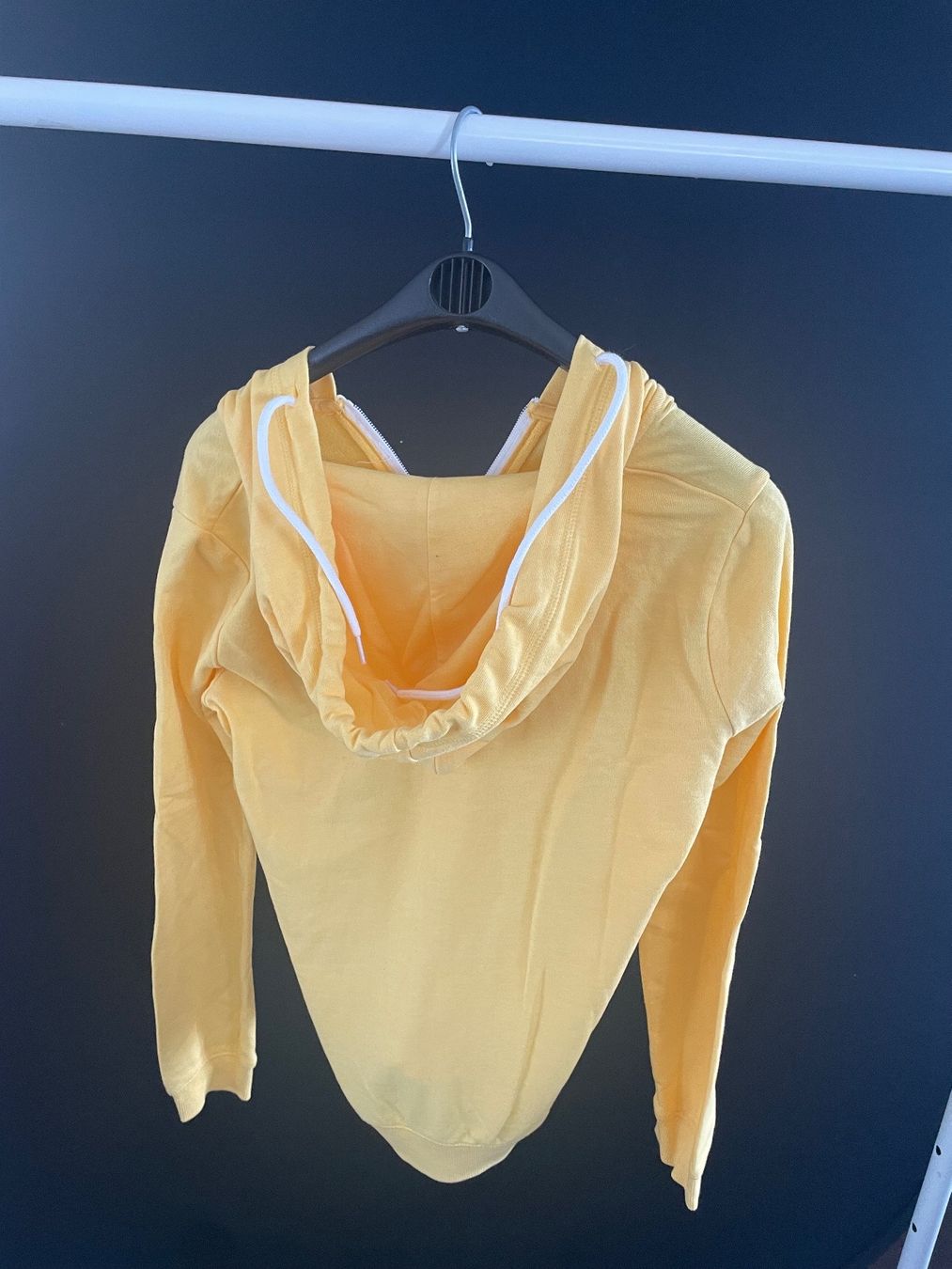 Giacche: Gelber Kapuzenpullover Gr. M von Terranova – Usato da Wollerau venduto da Poschro68 1