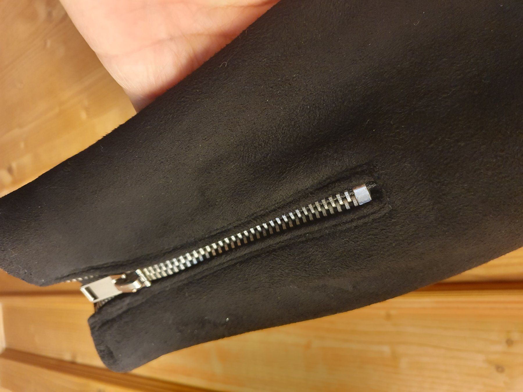 Zara Jacken: ZARA Kunst-Wildlederjacke Gr. S schwarz – Gebraucht aus Hittnau von SirKahn 1