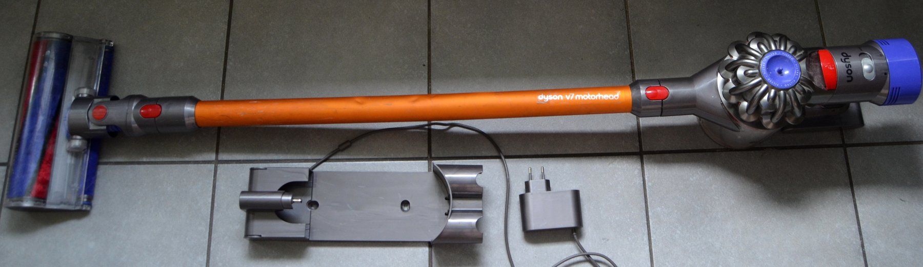 Dyson Aspirapolveri & Accessori: Staubsauger Dyson V7  aspirateur – Usato da Collonges venduto da arashee