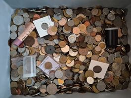 Grosse Sammlung mit 7 Kg. Münzen aus aller Welt