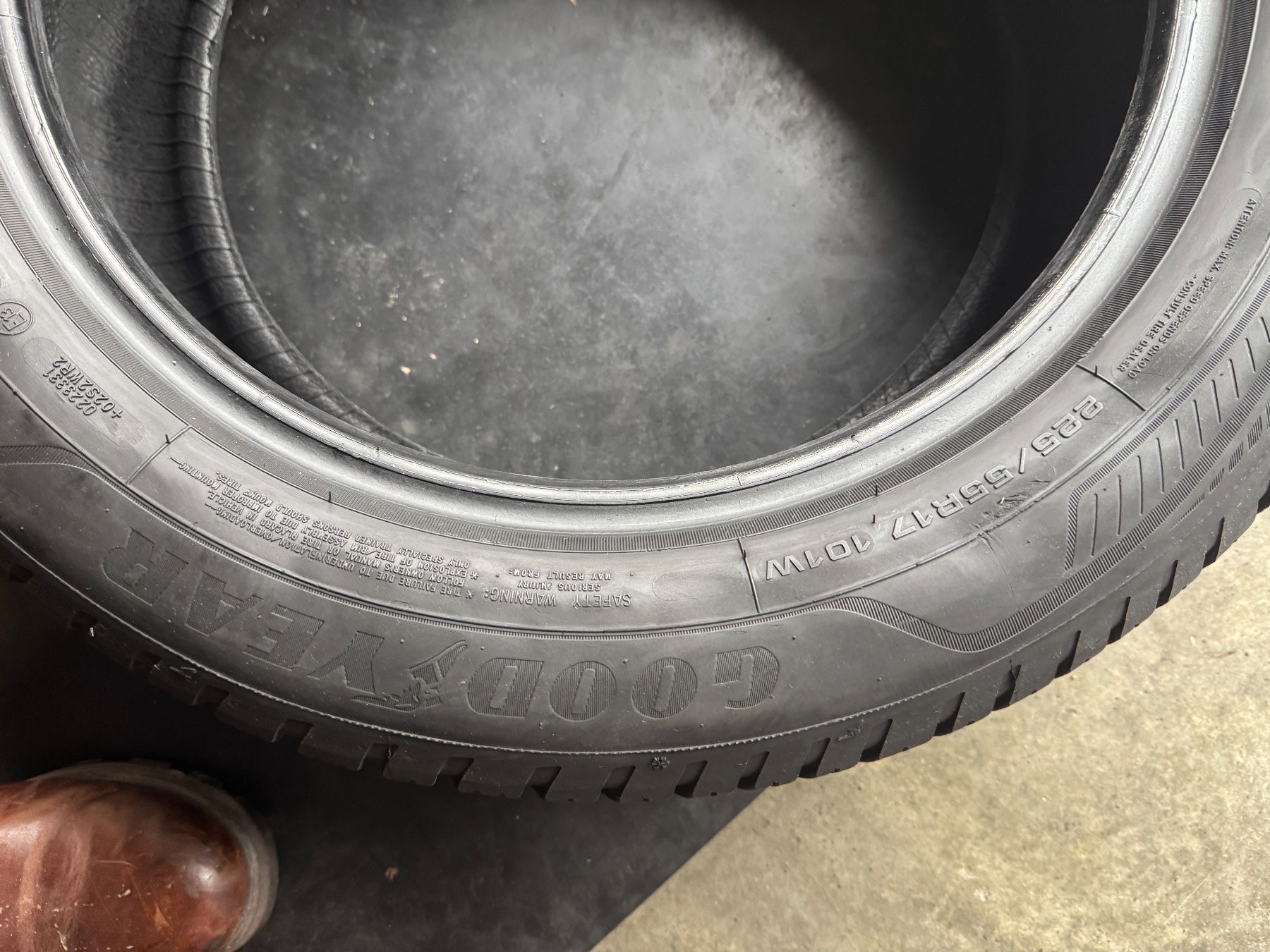 Goodyear Pneus & Kompletträder: 225/55R17 – Gebraucht aus Widen von Dinero02 1