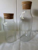 2 Glasflaschen mit Korkverschluss1 1/4 Liter und 0,8 Liter 