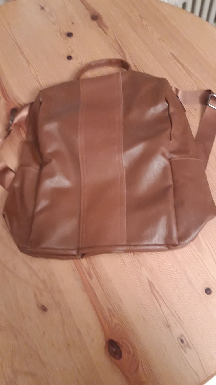 Rucksäcke: Sac à dos simili cuir spacieux et pratique – Neu (gemäss Beschreibung) aus Neuchâtel von marevecor