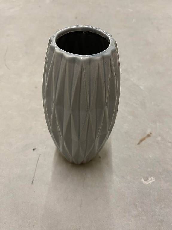 Vasi & Recipienti: Graue Blumenvase – Usato da Basel venduto da KPRNR