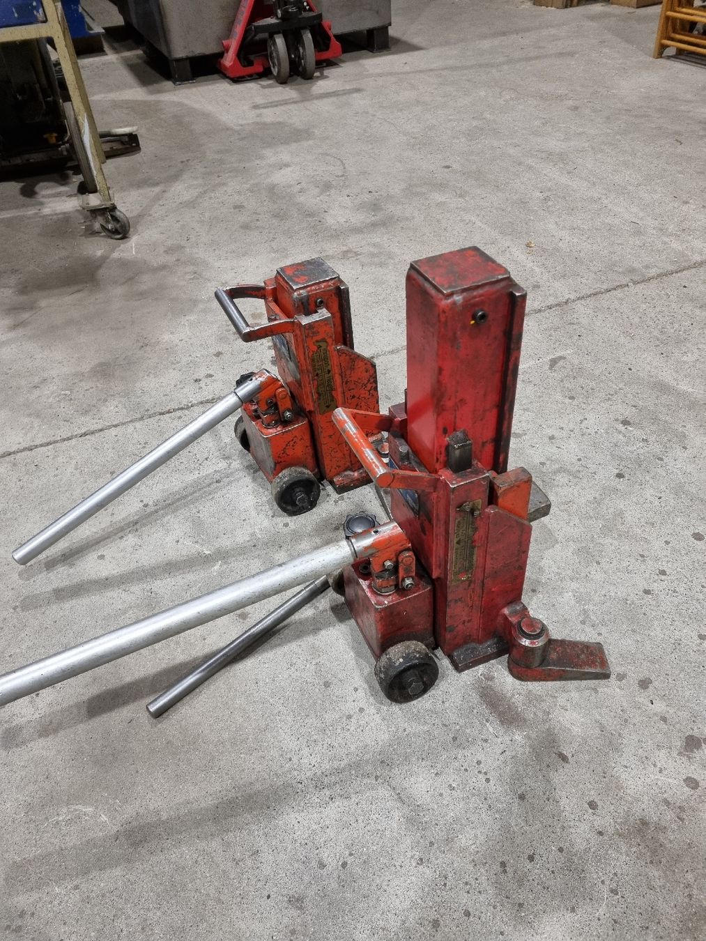 Alle Werkzeuge: Maschinenheber Hydraulikheber 10 T – Gebraucht aus sins von villiger1964 3