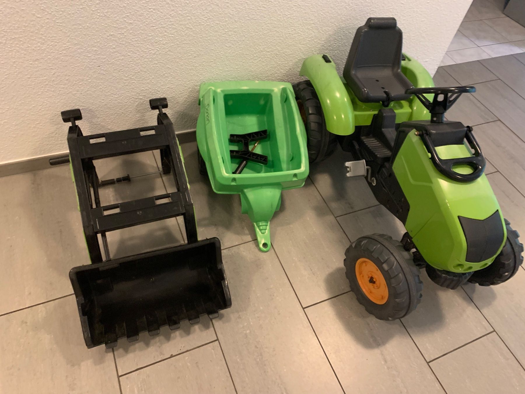 Veicoli per bambini: Kinder Traktor Defekt mit Anhänger, Gabel – Difettoso da Luzern venduto da Mili1959 1