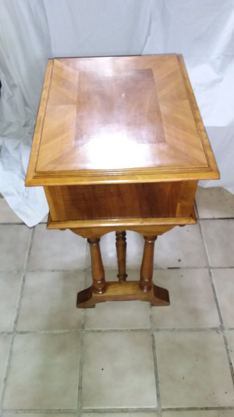 Cassettiere: Comode bois dure – Usato da Neuchâtel venduto da pasprie 4