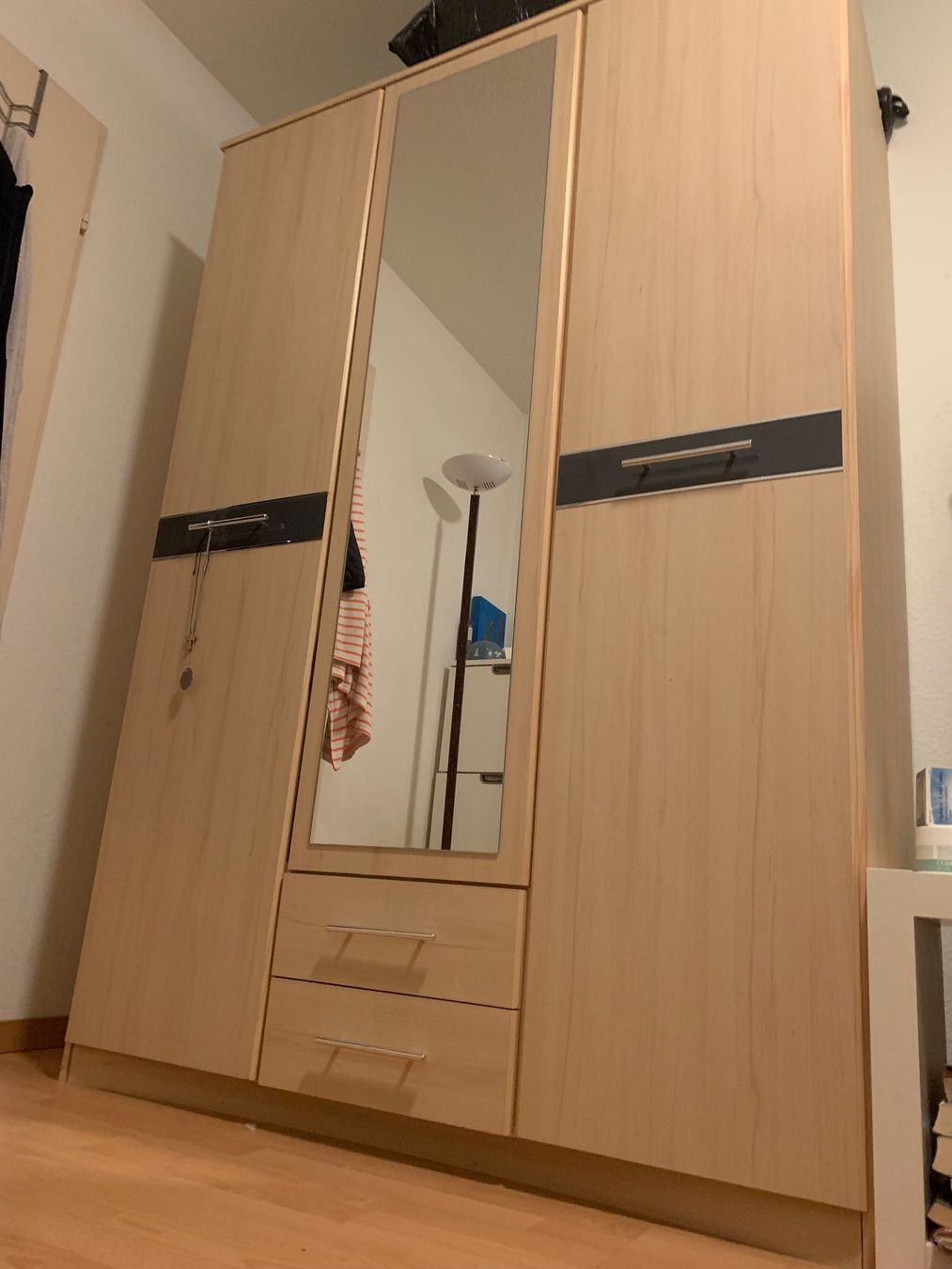Armadi: Kleiderschrank – Usato da Kloten venduto da Slavi5