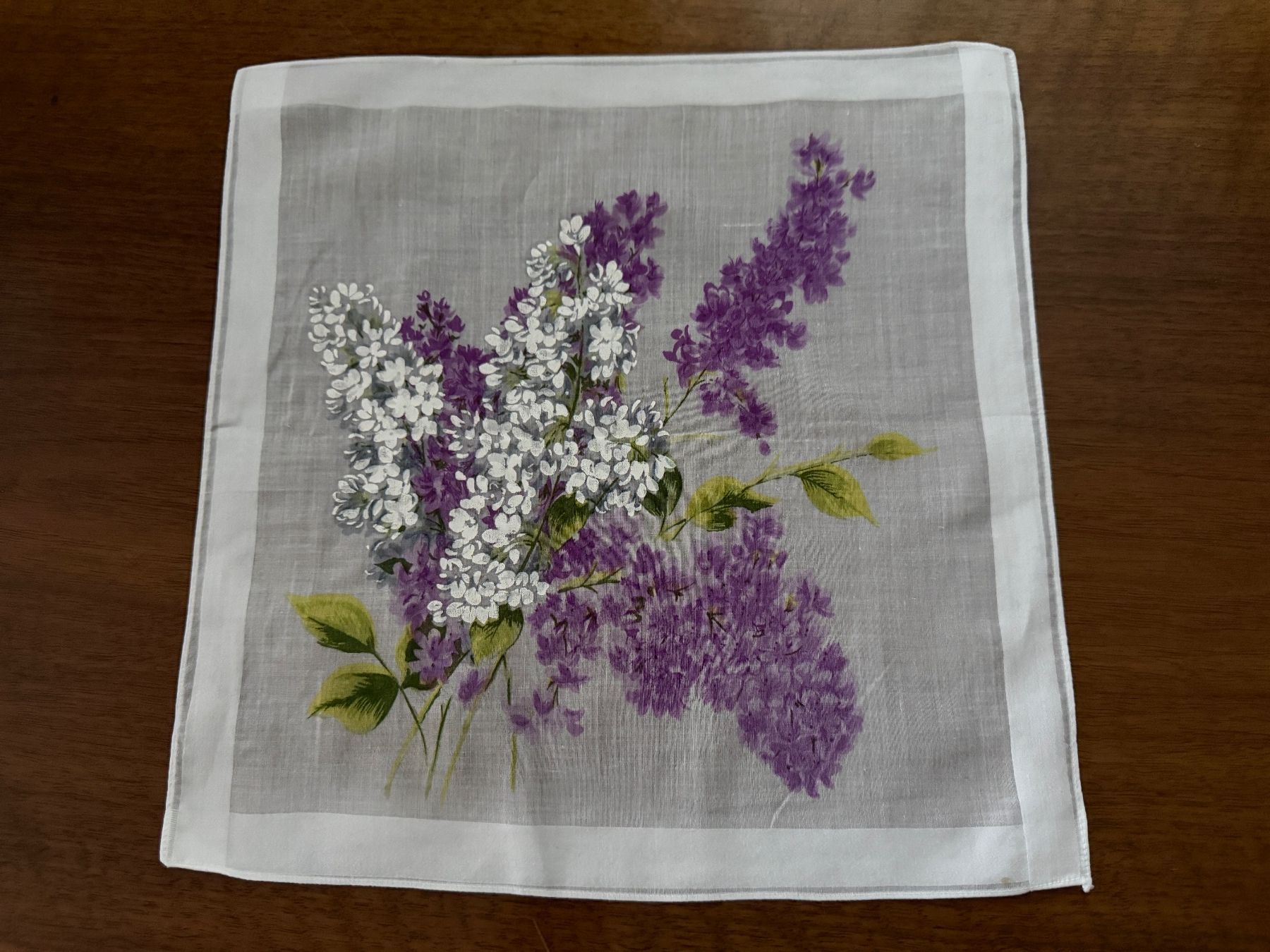 Sonstige Kleidung & Accessoires: Taschentuch mit Flieder-Motiv – Gebraucht aus Erstfeld von Mario_boe0 1