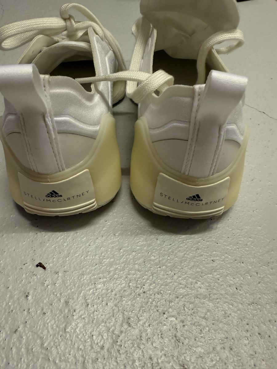 Stella McCartney Scarpe da donna: Adidas by Stella McCartney Trainers, Pristine White, UK 5 – Usato da Meggen venduto da Hublot2009 1