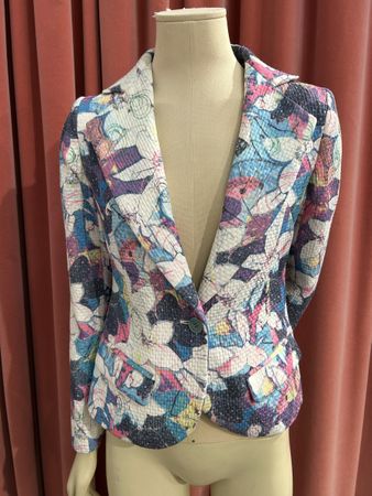 Edler Damenblazer mit Blumenmuster, Grösse 36/38, Made in CH