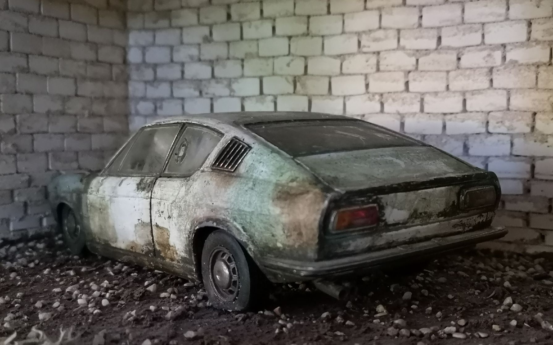 Audi Modellautos: 1:18 Audi 100 "Scheunenfund" - Unikat – Gebraucht aus Niederbipp von kevintifu20 4