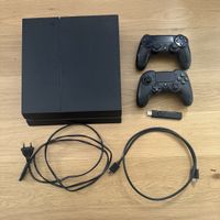Playstation 4 mit 2 Controllern + Zubehör