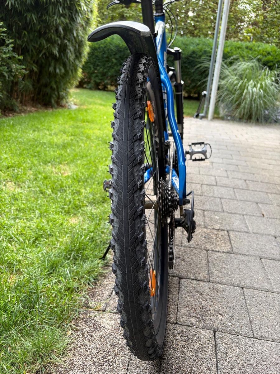 Superior Vélos: Superior 2011 Oxide 810d Neon 18 blue – D'occasion à Rickenbach Sulz par Selina9 2