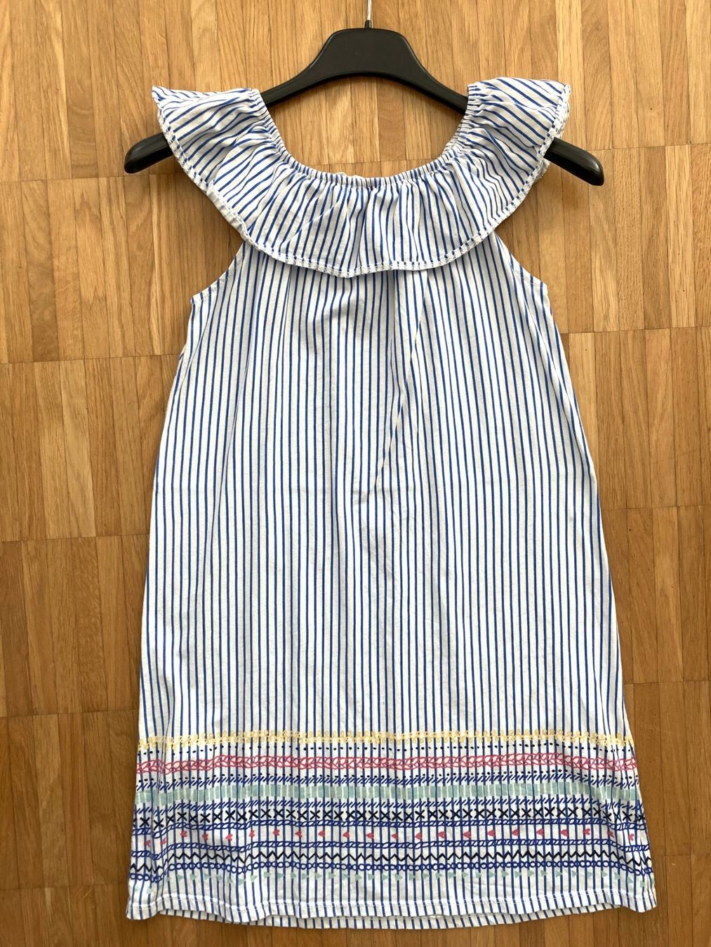 H&M Kleider & Röcke: Schönes Kleid mit verspieltem Muster, Gr. 146/152 – Neu (gemäss Beschreibung) aus Basel von Nofretete39