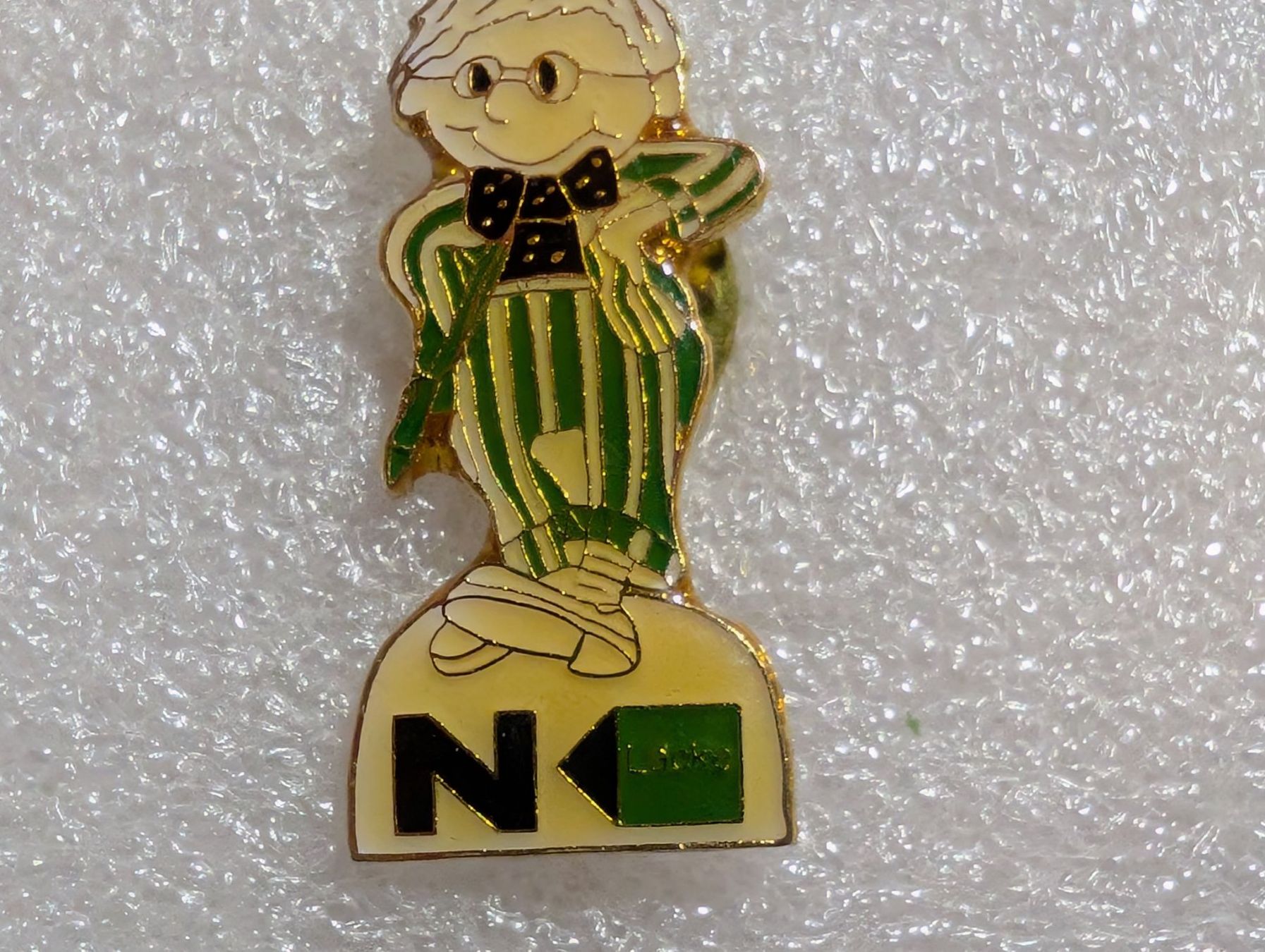 Placchette & Badge: Ansteckpin 283: N – Usato da Oppligen venduto da Pin-Fall-Shop