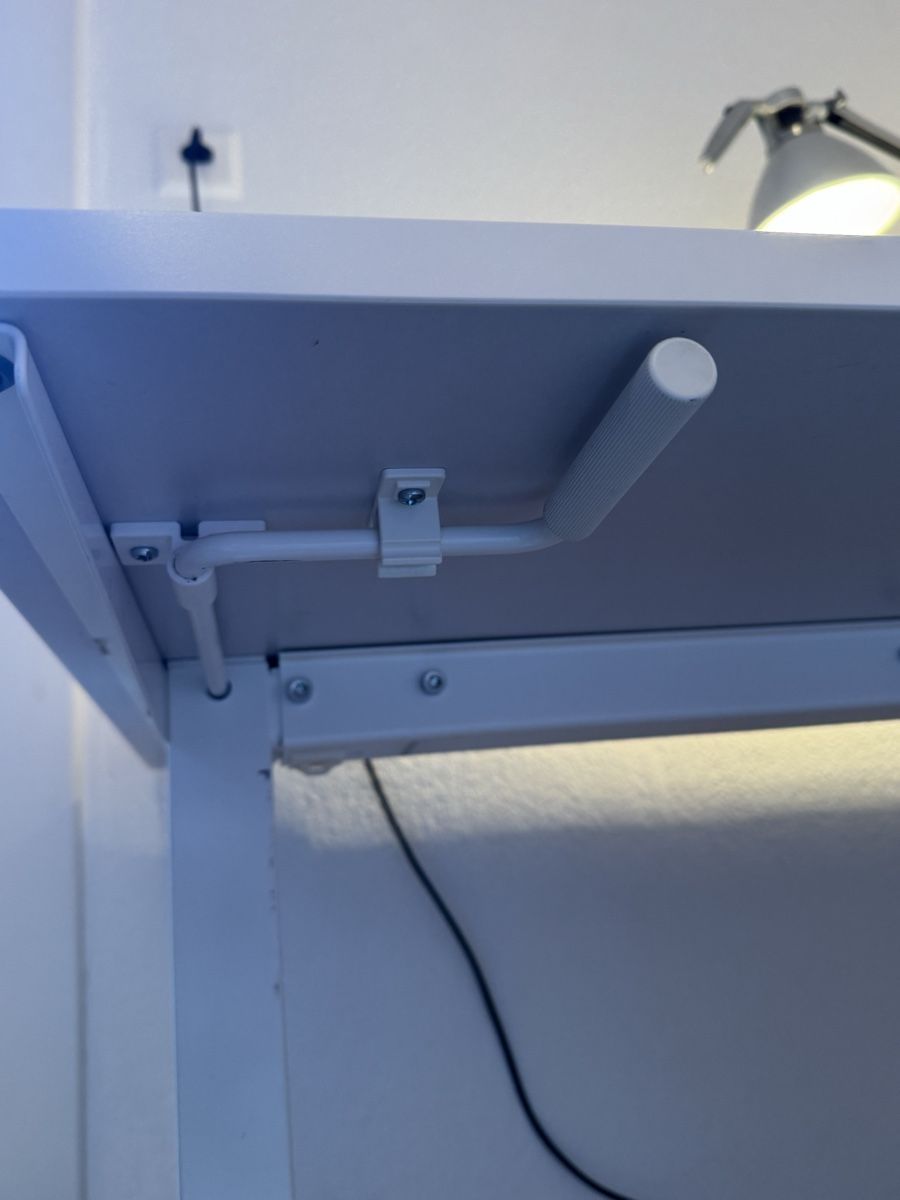 Bureaux: Steh und Sitzschreibtisch weiss Ikea  – D'occasion à Biel/Bienne par max_s2g7 4