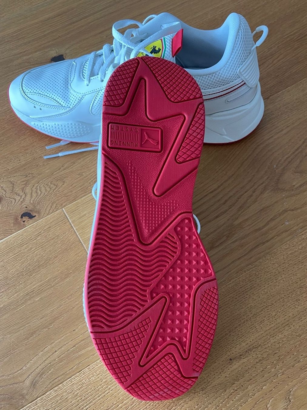 Puma Scarpe da uomo: Ferrari Sneaker Puma neu Grösse 45 – Nuovo (secondo la descrizione) da Wollerau venduto da ruge2 3