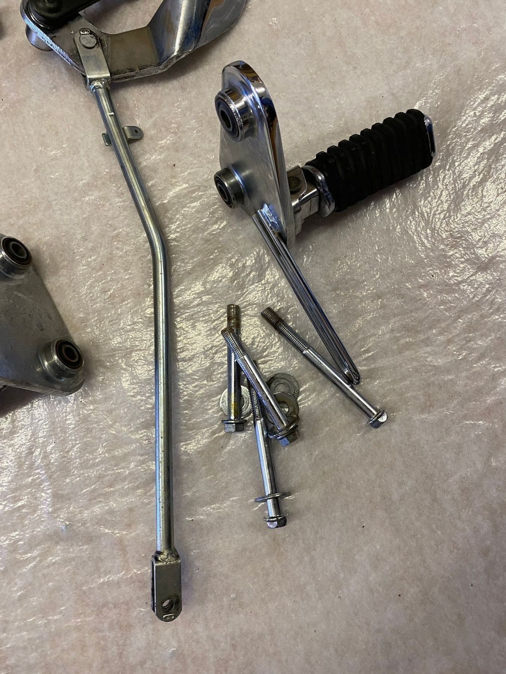 Chopper: Fussrasten Honda VT 750 Black Widow – Usato da Escholzmatt venduto da Wikinger11 3