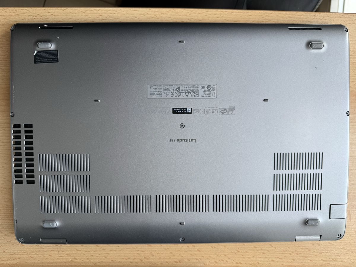 Dell Notebook: Dell Latitude 5511 [DEFEKT] – Difettoso da Egg b. Zürich venduto da drs_tmn9 5