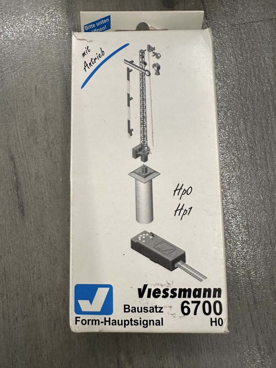 Viessmann Modellini di ferrovie: Viessmann 6700 Bausatz Form-Haupsignal – Nuovo e nell'imballaggio originale da Lupsingen venduto da New-Haven