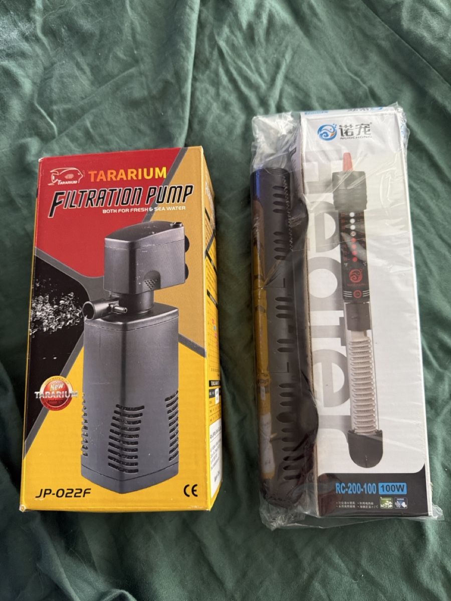 Filtri: Aquarium Filter Pump und Heater  – Nuovo e nell'imballaggio originale da Zollikon venduto da Mollyp