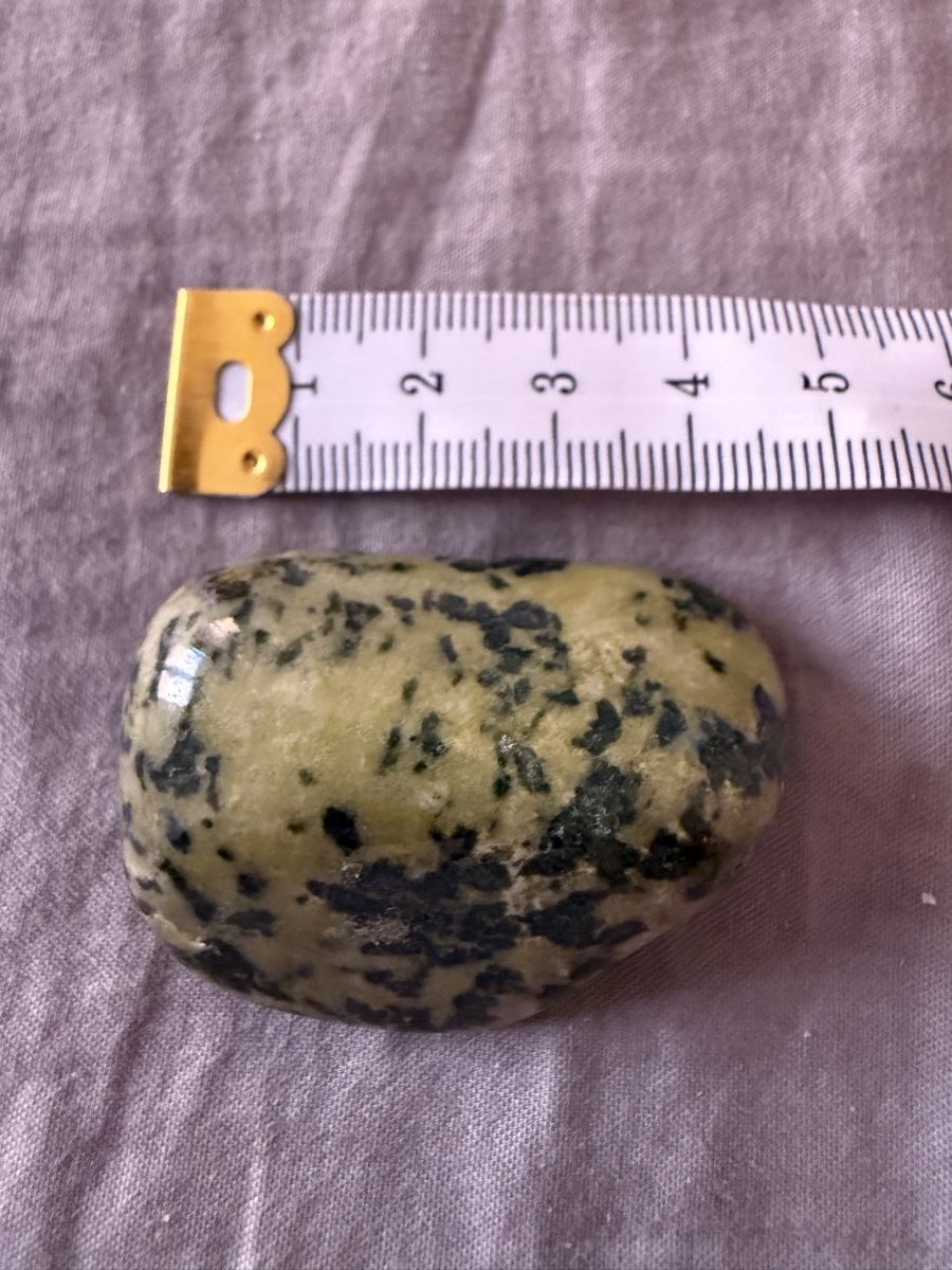 Mineralien & Heilsteine: Jade nefrite – Gebraucht aus Oberhof von RealStone 2