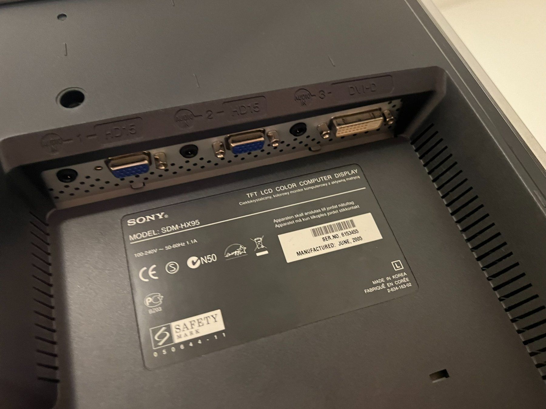 Monitor: Sony SDM-HX95 LCD 19 Zoll Computer Display Vintage – Usato da Volketswil venduto da Lootington_Post 3