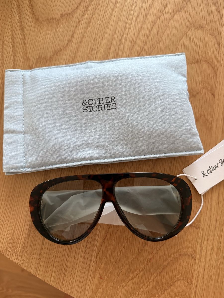 Other Stories Occhiali & Lenti: & other Stories Piloten-Sonnenbrille – Nuovo e nell'imballaggio originale da Weisslingen venduto da far_fallina