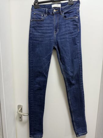 dark blue jeans size 28/32