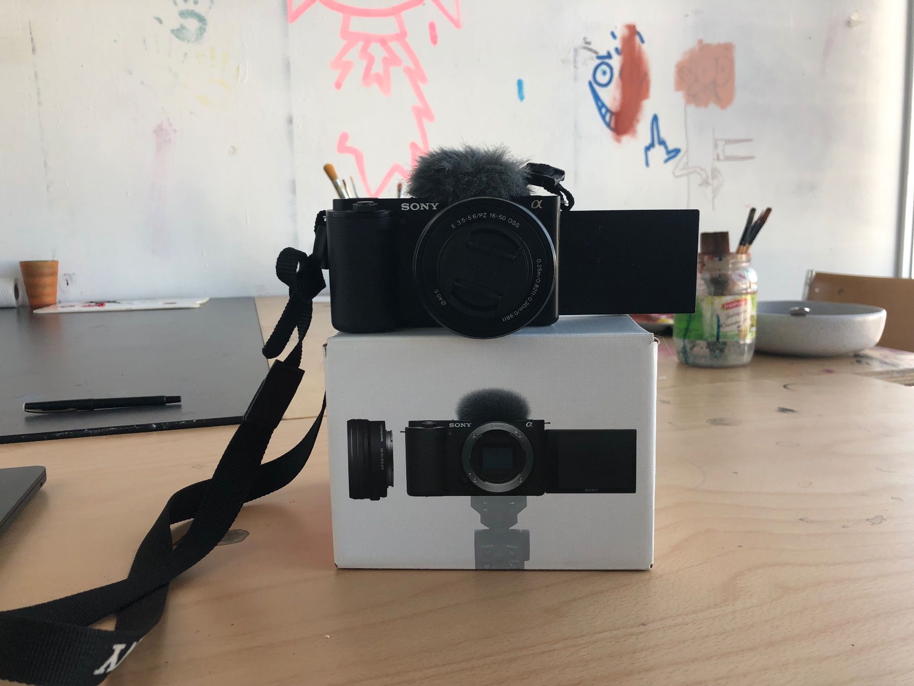 Sony Kamera: Sony Kamera ZV-E10 – Neu (gemäss Beschreibung) aus Zürich von zoe_x9mv