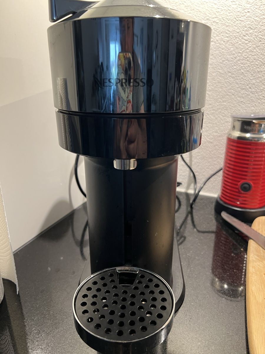 Nespresso Macchine per caffè & Macchine per espresso: Nespresso Vertuo Next – Usato da Lohn-Ammannsegg venduto da bus_pqx8