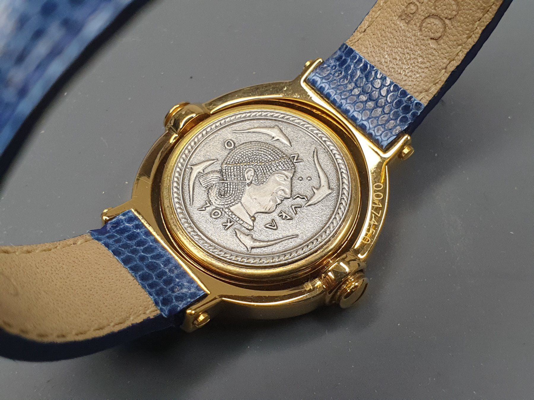Gucci Uhren: Gucci - 26mm – Gebraucht aus Neyruz FR von Flyback 3