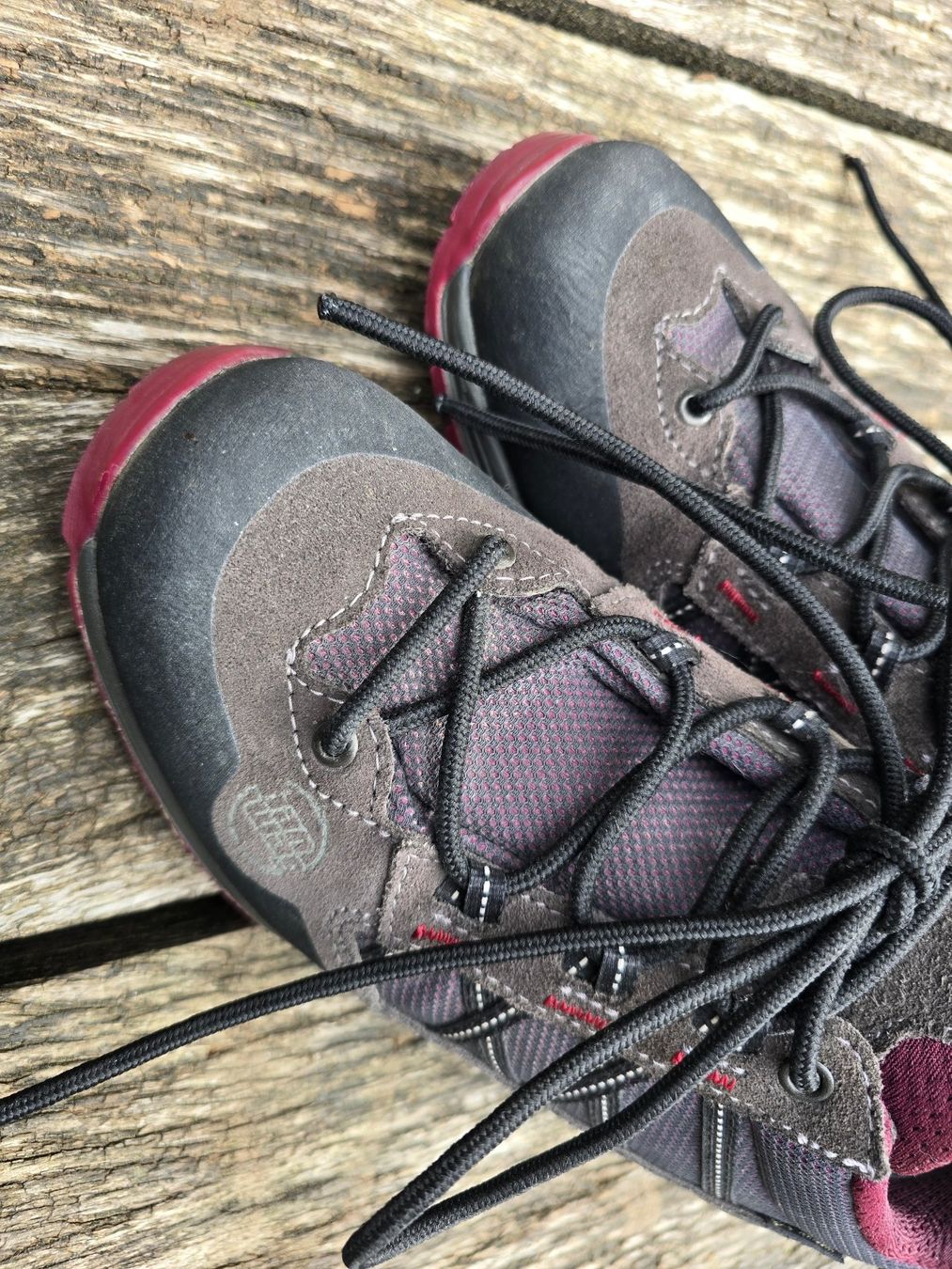 Scarpe da donna: Schuhe: Wanderschuh HANUAG (37.5) – Usato da Romanshorn venduto da Rachacha 1