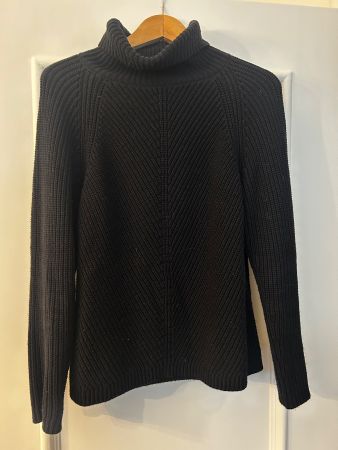 OUI Rippstrickpullover: Gr. 38, black (neuwertig)